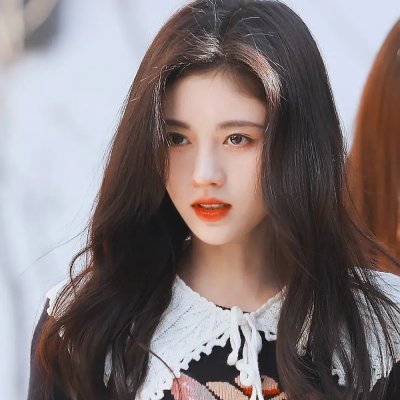 提剑映桃花
